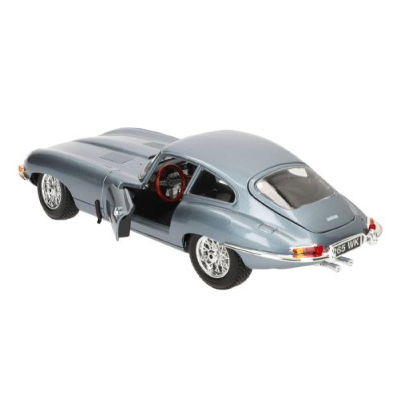 Автомодель - Jaguar E-Type Coupe (1961) (1:18)