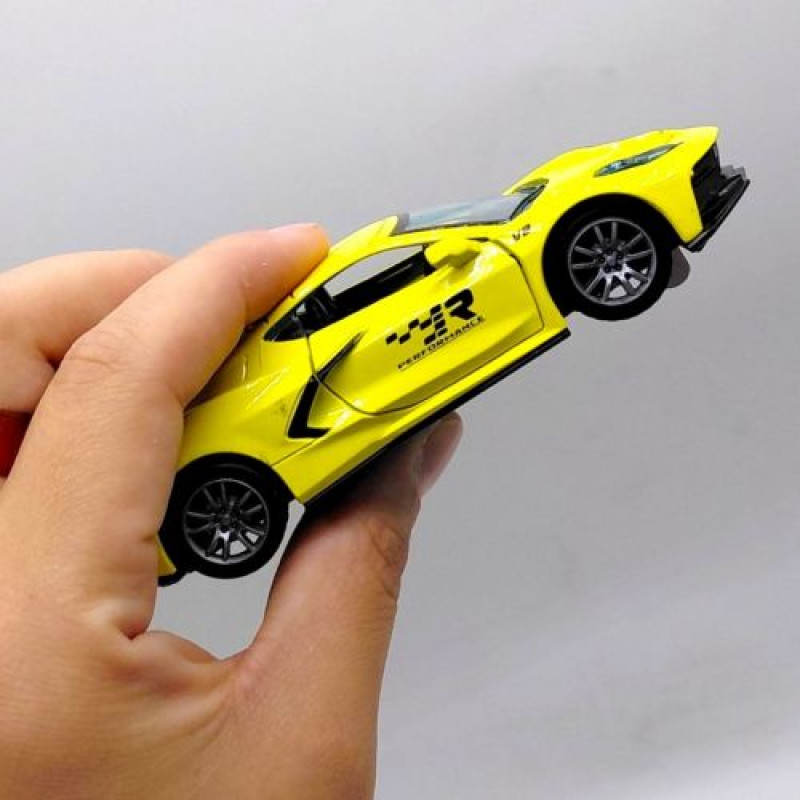Машинка 1:32 металлическая инерционная HORNET, свет, звук (ЗЕЛЕНЫЙ)