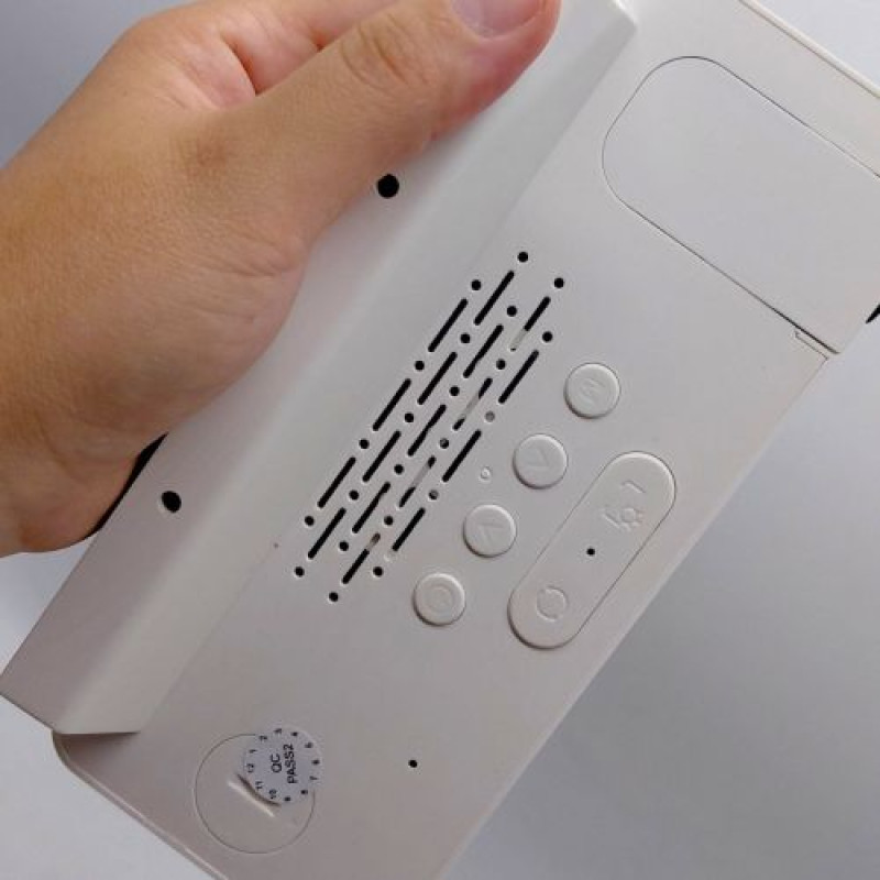 Годинник 18,5х4х10 см, 4 bit LED дисплей, акумулятор 3 V, USB, температура, час/дата,  будильник, проєкція, у коробці (БІЛИЙ)